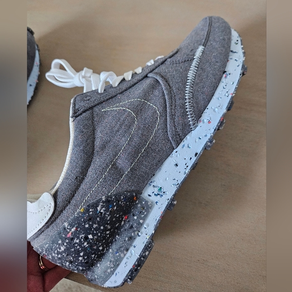 Men's Nike Daybreak Sneaker - Picture 5 of 10